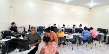 Prefeitura de Porto Velho realiza mutirão em Extrema para esclarecer taxa de resíduos sólidos