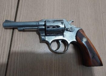 Polícia Militar Prende Suspeito com Arma de Fogo em Bar de Rolim de Moura
