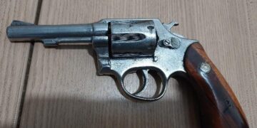 Polícia Militar Prende Suspeito com Arma de Fogo em Bar de Rolim de Moura