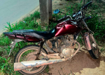 JI-PARANÁ – POLÍCIA MILITAR RECUPERA MOTOCICLETA COM RESTRIÇÃO DE FURTO OU ROUBO NO BAIRRO SÃO CRISTÓVÃO