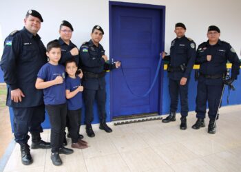 Governo do Estado valoriza policiais em Extrema entregando sala de musculação