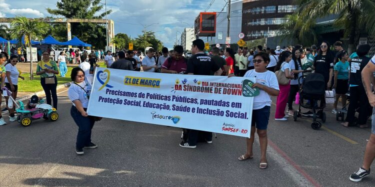 Prefeito Léo Moraes participa de caminhada em alusão ao Dia Internacional da Síndrome de Down
