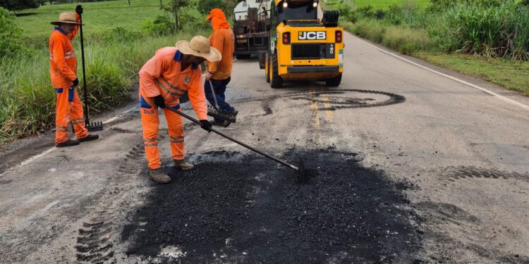 RO-383 entre Santa Luzia d’Oeste e Rolim de Moura passa por manutenção e motoristas devem dirigir com atenção redobrada
