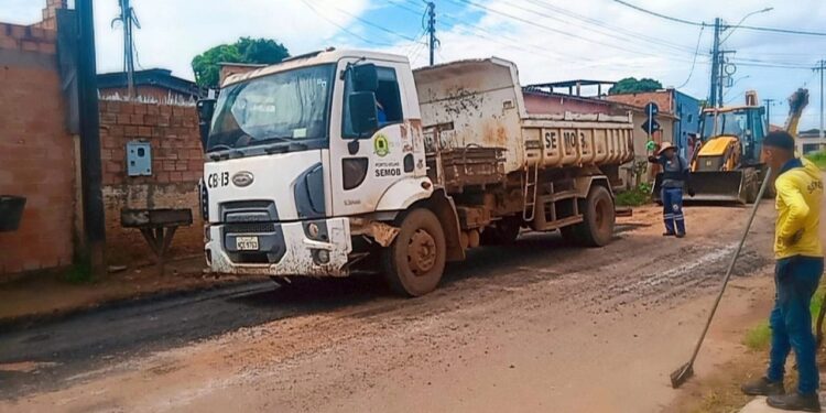 Bairros da zona Sul recebem serviço de tapa-buraco
