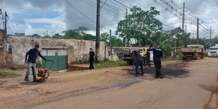 Prefeitura de Porto Velho inicia operação tapa-buracos na Estrada do Belmont