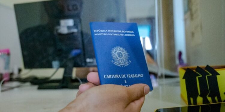 Mais de 130 vagas de emprego estão disponíveis esta semana no Sine Municipal