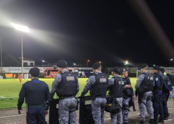 10° Batalhão de Polícia Militar realiza policiamento no Estádio Cassolão em Rolim de Moura durante semifinal do Campeonato Rondoniense de Futebol.