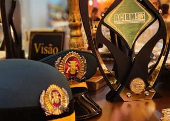 10º Batalhão de Polícia Militar recebe Troféu Parceiro ACIRM 2024.