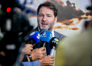 Sob presidência do deputado Alex Redano, parlamentares aprovam relatório da CPI