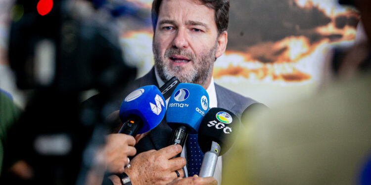 Sob presidência do deputado Alex Redano, parlamentares aprovam relatório da CPI