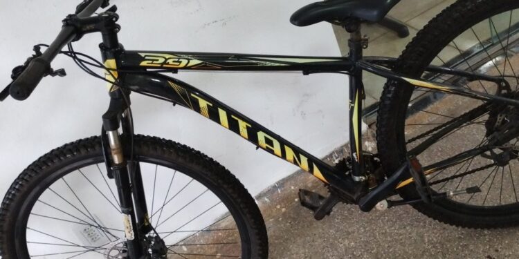 VÍDEO: Jovem de 18 anos é detido por furto de bicicleta no Cacoal Shopping