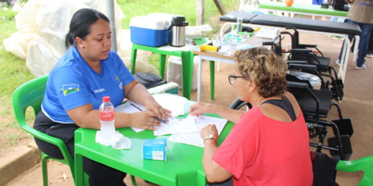 Atendimento à população no residencial Morar Melhor é realizado durante ação Rondônia Cidadã