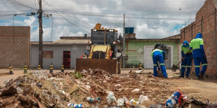 Operação avança com mais de 55 mil toneladas de lixo recolhidos