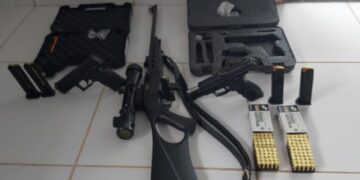 Polícia Militar de Parecis apreende armas e munições em cumprimento a mandado de busca e apreensão.