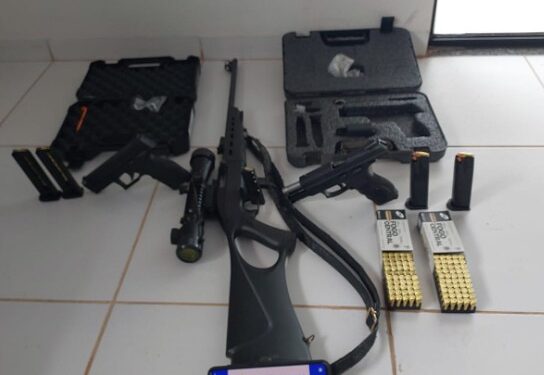 Polícia Militar de Parecis apreende armas e munições em cumprimento a mandado de busca e apreensão.