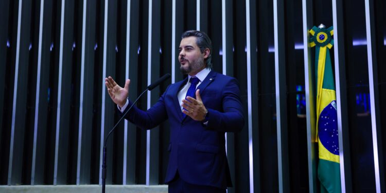 Thiago Flores apoia debate sobre ações da Secretaria Nacional de Periferias em audiência pública na Câmara