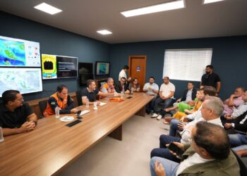 Prefeitura mobiliza setor produtivo para reduzir impactos da cheia do rio Madeira