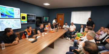 Prefeitura mobiliza setor produtivo para reduzir impactos da cheia do rio Madeira