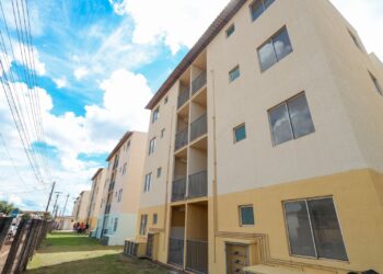 Mais de 300 famílias porto-velhenses recebem chaves da casa própria no residencial Porto Fino