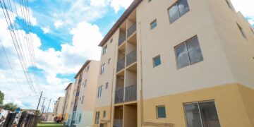 Mais de 300 famílias porto-velhenses recebem chaves da casa própria no residencial Porto Fino