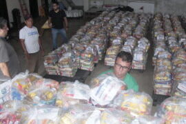 Governo de RO segue apoiando moradores de Porto Velho atingidos pelas cheias; cestas básicas foram enviadas neste sábado para Demarcação