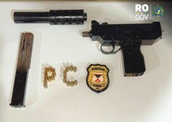 POLÍCIA CIVIL APREENDE SUBMETRALHADORA E PRENDE SUSPEITO EM CANDEIAS DO JAMARI