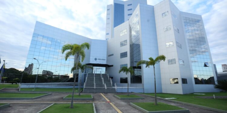 Deputado Alex Redano propõe prioridade em matrícula escolar para vítimas de violência doméstica