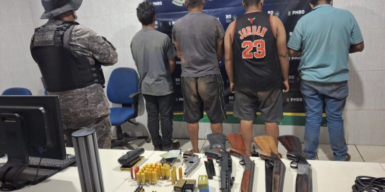 DOMINÂNCIA – Polícia Militar apreende armas e munições na Floresta Nacional do Bom Futuro