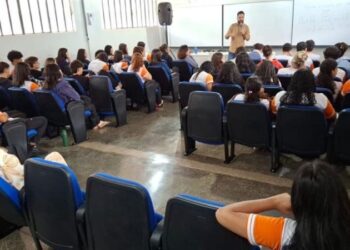 MPRO promove palestra sobre a atuação do Ministério Público para estudantes em Rolim de Moura