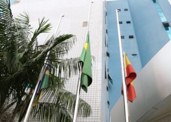 MPRO hasteia bandeiras a meio-mastro em luto oficial pela morte do Papa Francisco