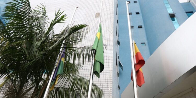 MPRO hasteia bandeiras a meio-mastro em luto oficial pela morte do Papa Francisco