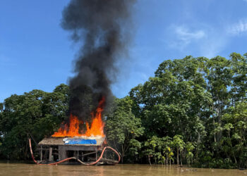 DRAGA DESTRUÍDA: PF e Ibama combatem crimes ambientais em RO