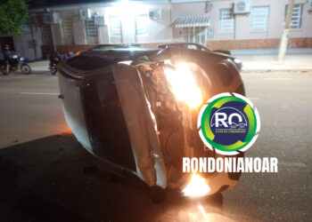 Capotamento no Centro de Porto Velho não deixa feridos; Motorista causador foge do local