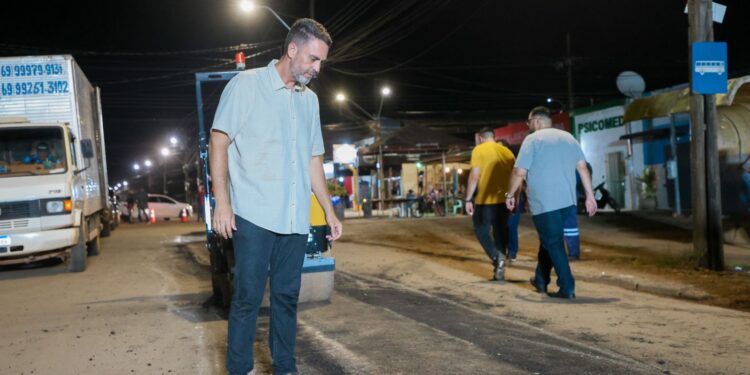 Prefeitura fiscaliza obra noturna de reparo asfáltico e reforça exigência de qualidade nos serviços
