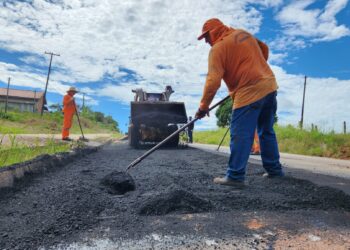Manutenção da RO-383, sentido Alta Floresta d’Oeste é realizada pelo governo de RO