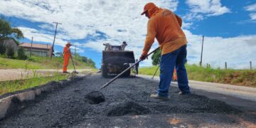 Manutenção da RO-383, sentido Alta Floresta d’Oeste é realizada pelo governo de RO