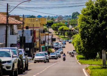 Proprietários de veículos com placa final 4 têm até 30 de abril para atualizar licenciamento anual