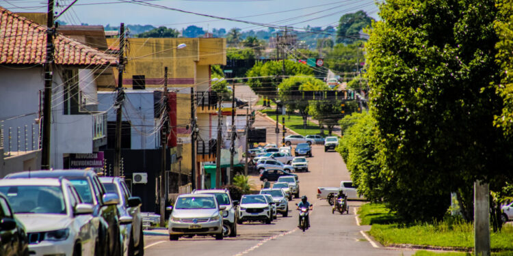 Proprietários de veículos com placa final 4 têm até 30 de abril para atualizar licenciamento anual