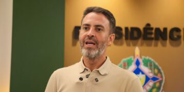 Prefeitura de Porto Velho recebe veículos e 500 cestas básicas doados pelo TCE e MPC para ajudar famílias atingidas pela cheia do Madeira