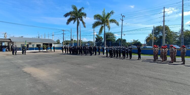 PM em Ariquemes celebra Dia de Tiradentes, promoções, medalhas e despedida de Oficial