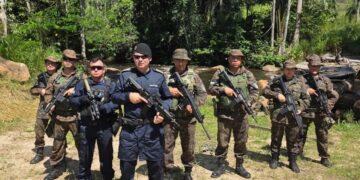 Comandante-Geral da PM visita bases de policiamento no Parque Estadual de Guajará-Mirim