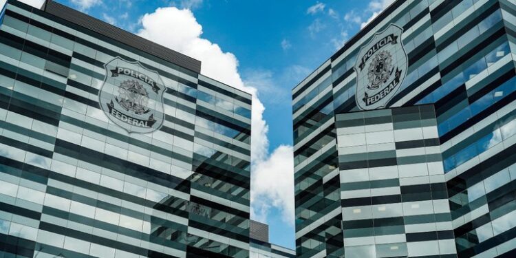 PF publica edital de concurso com 1.000 vagas para cargos policiais