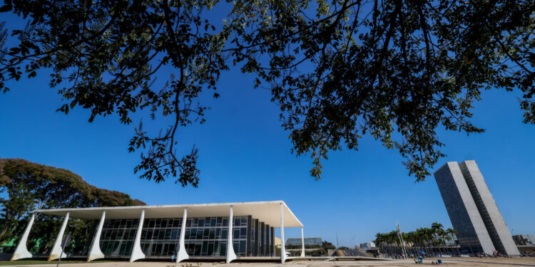 STF valida indulto natalino concedido em 2022 a condenados com pena de até cinco anos