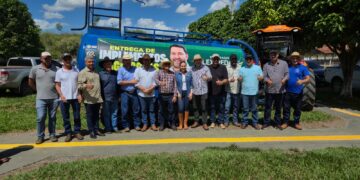 Deputado Alex Redano entrega implemento agrícola à Secretaria de Agricultura de Ariquemes a pedido da prefeita Carla Redano