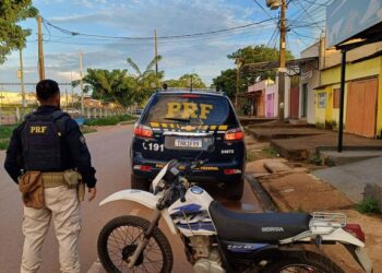 Em Porto Velho-RO, Polícia Rodoviária Federal recupera veículo com restrição de roubo e furto
