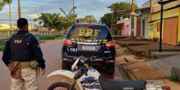 Em Porto Velho-RO, Polícia Rodoviária Federal recupera veículo com restrição de roubo e furto