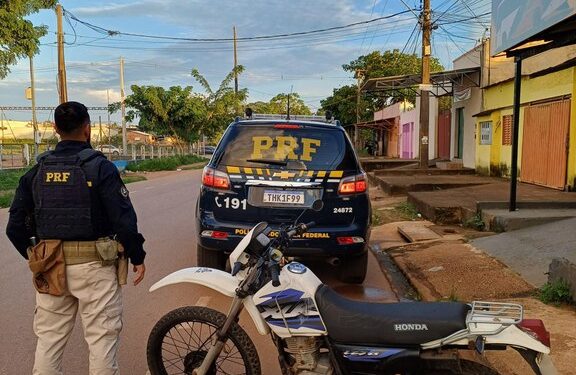 Em Porto Velho-RO, Polícia Rodoviária Federal recupera veículo com restrição de roubo e furto