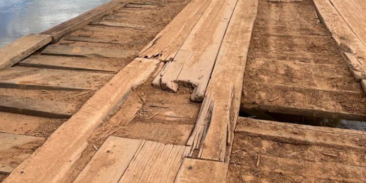 Presidente da Assembleia, Alex Redano, cobra recuperação urgente da ponte sobre o rio Tabapuã