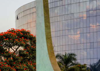 Testemunhas indicadas por ex-presidente e ex-ministros da Justiça e da Defesa são ouvidas no STF nesta sexta-feira (30)