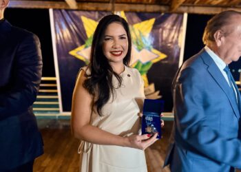 Deputada Federal Cristiane Lopes é homenageada com Medalha Mérito da Comunicação Social da Polícia Militar de Rondônia